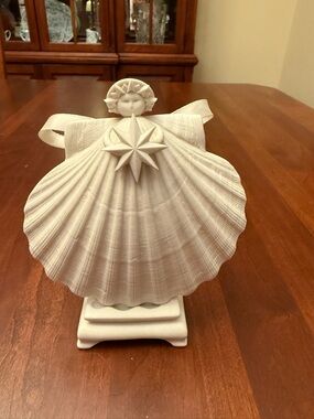 Margaret Furlong Porcelain 5" Star of Bethlehem Angel, 1993